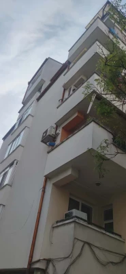 Продавам 2-стсен напълно и ново обзаведен в СУПЕР ЦЕНТЪР-Каменица1,подходящо е както за инвестиция,така и за живеене-...