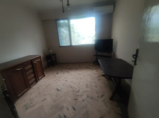 Продаваме тристаен апартамент в Каменица 1